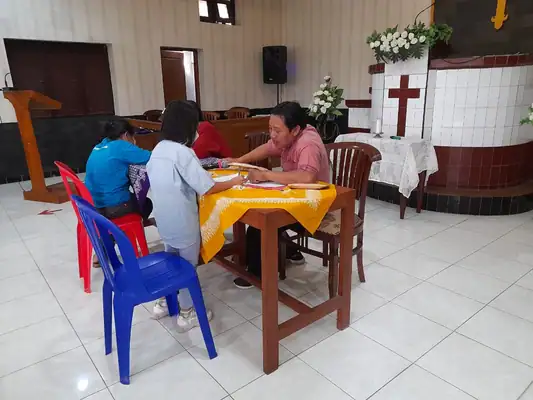 Penyaluran Bantuan Pendidikan Anak Dampingan, foto 12